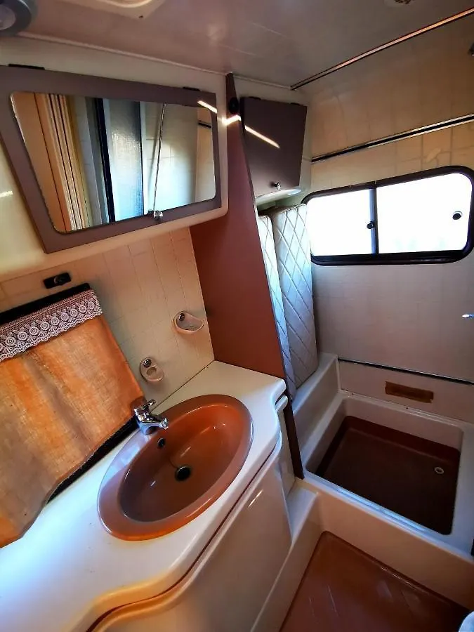 Rent A Blueclassics 'S Campervan Le Voyageur In Algarve Au Portugal Portimão 0*,