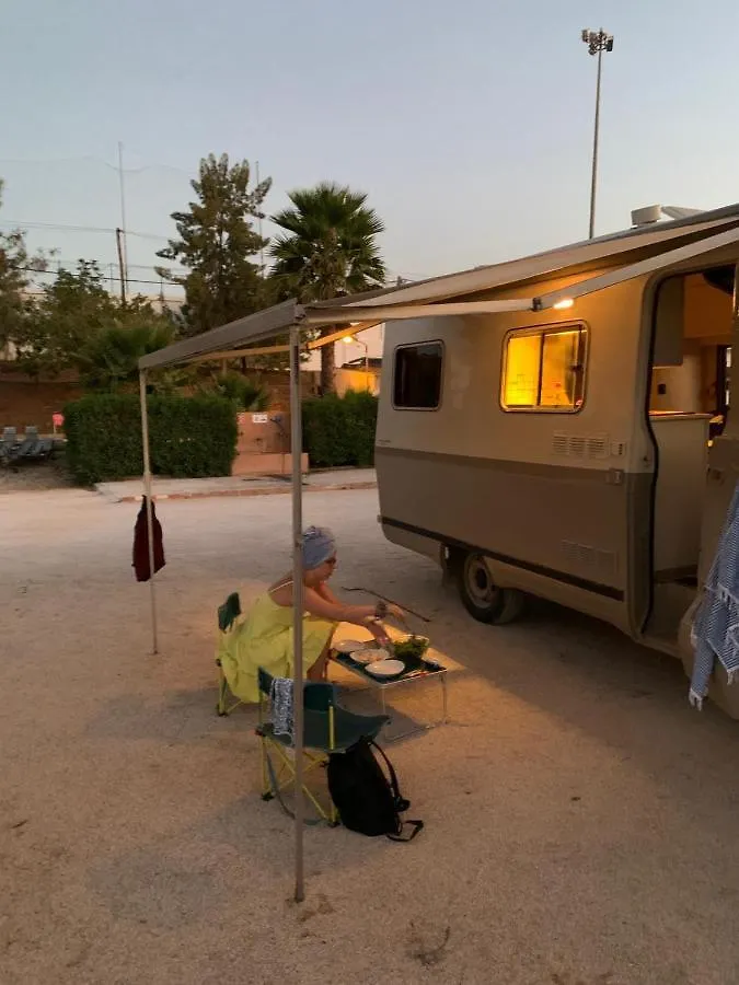 Οργανωμένο κάμπινγκ Rent A Blueclassics 'S Campervan Le Voyageur In Algarve Au Portugal Portimão Πορτογαλία