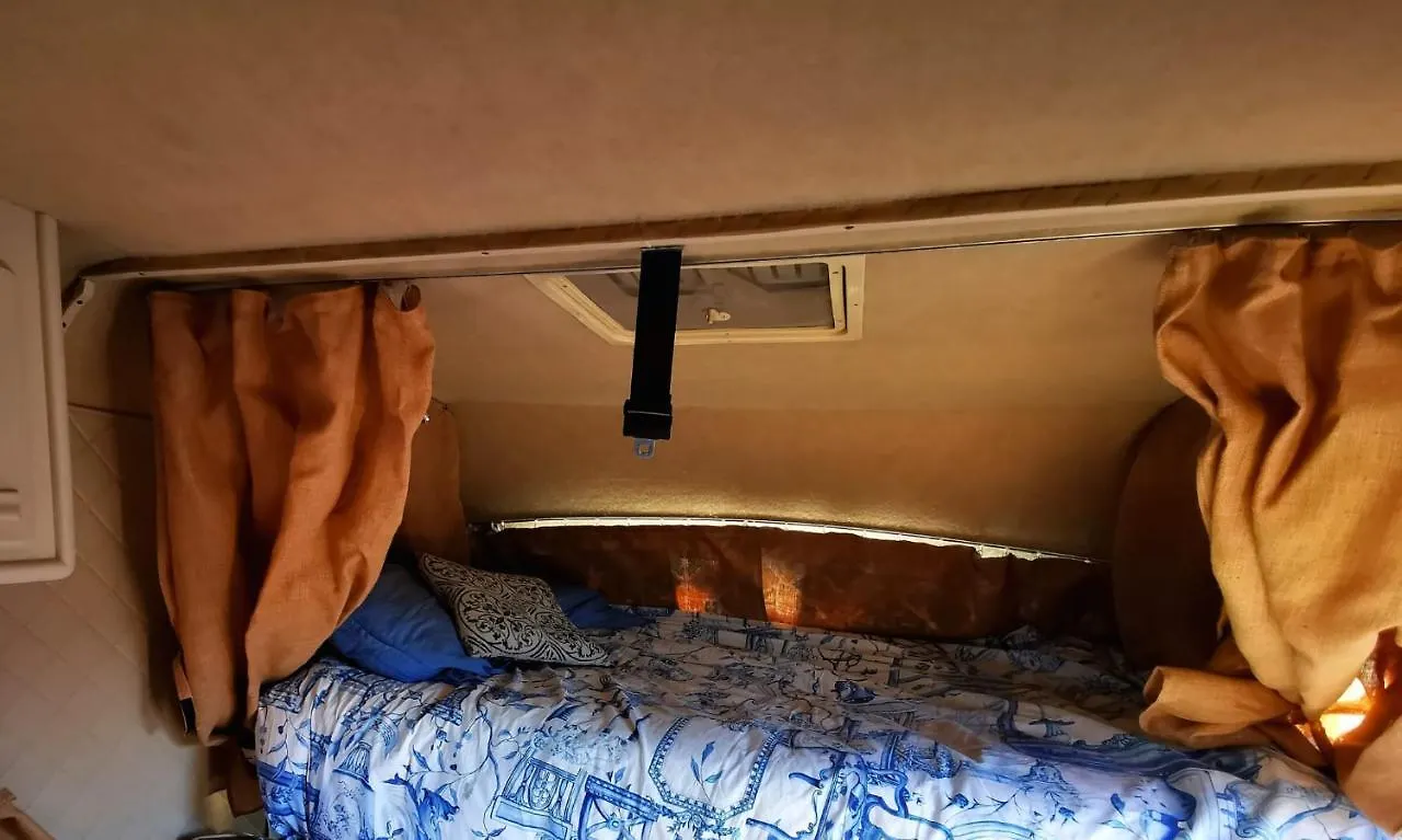 Rent A Blueclassics 'S Campervan Le Voyageur In Algarve Au Portugal Portimão Πορτογαλία